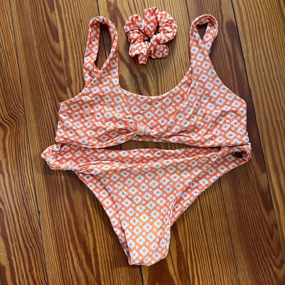Blackbough Cleo Bikini in "Seville" with matching Scrunchie